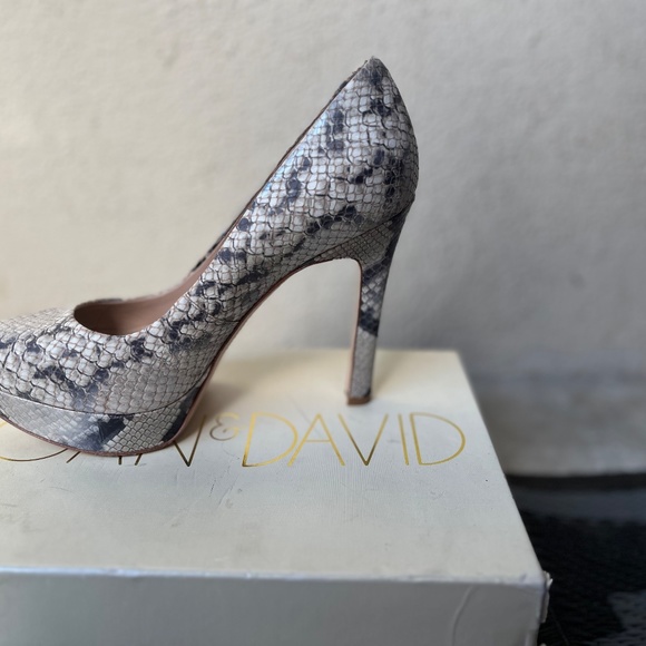 JOAN & DAVID Leather, High heels with Hidden Platform, size 7.5, M width - Picture 5 of 8